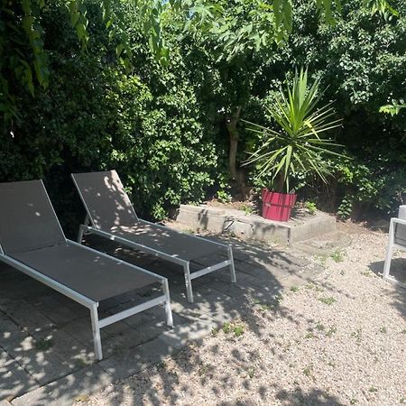 Appartement Avec Jardin En Ville LʼIsle-sur-la-Sorgue Exterior foto