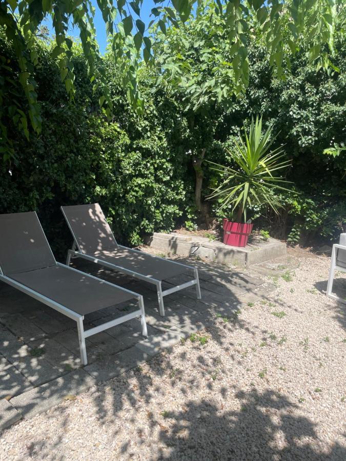 Appartement Avec Jardin En Ville LʼIsle-sur-la-Sorgue Exterior foto